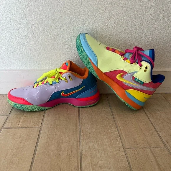 Nike LeBron 20 Men’s Basketball, size 8 - Picture 9 of 10